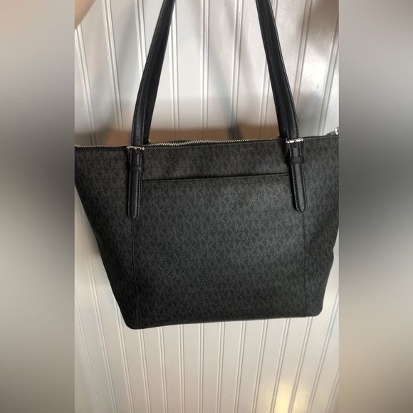 MICHAEL KORS Black Monogram Coated Canvas and Leather Shoulder Bag - Picture 15 of 17